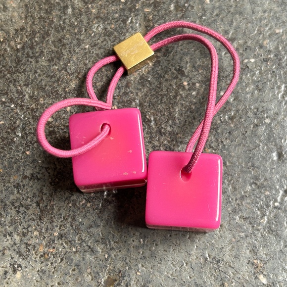 Louis Vuitton Monogram Pink Cube Hair Ties - Picture 5 of 8
